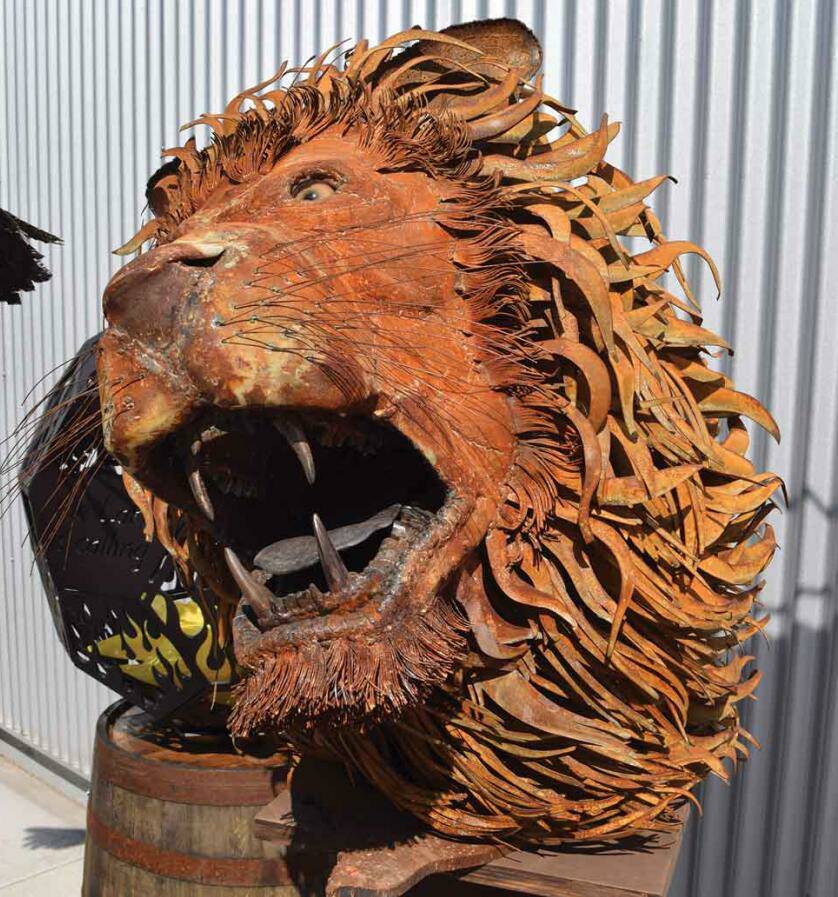 全球钣金新闻-金属制造狂：焊工制作动物的金属钣金-福州纬轩地产评估与咨询有限公司